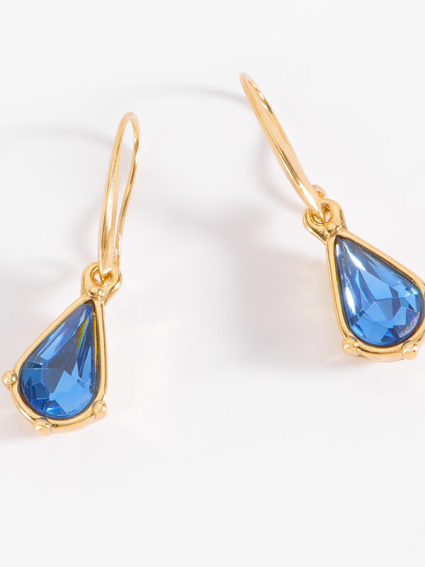 307965-O-00-LZ Aretes en baño de oro con piedra azul lágrima