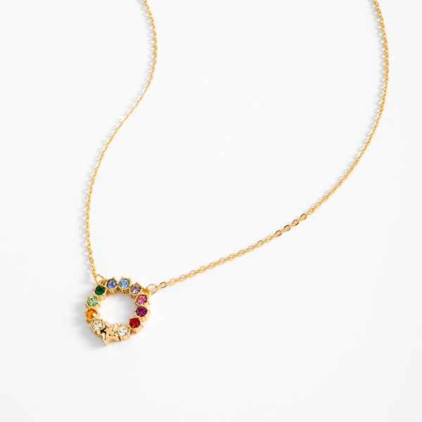 Collar en baño de oro con piedras coloridas y estrella