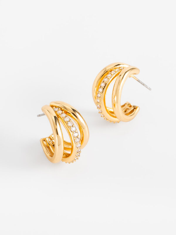 925391L Aretes en baño de oro diseño triple aro y piedras brillante